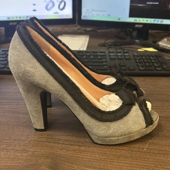 Marc by Marc Jacobs Suede Grey Heels - Picture 3 of 6